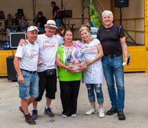 fotka víťazného tímu 